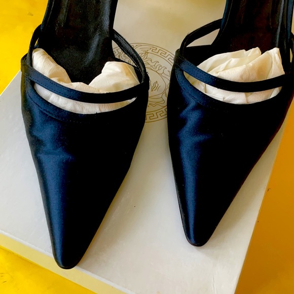 New vintage navy blue Versace satin/leather heels in original box - Picture 10 of 15